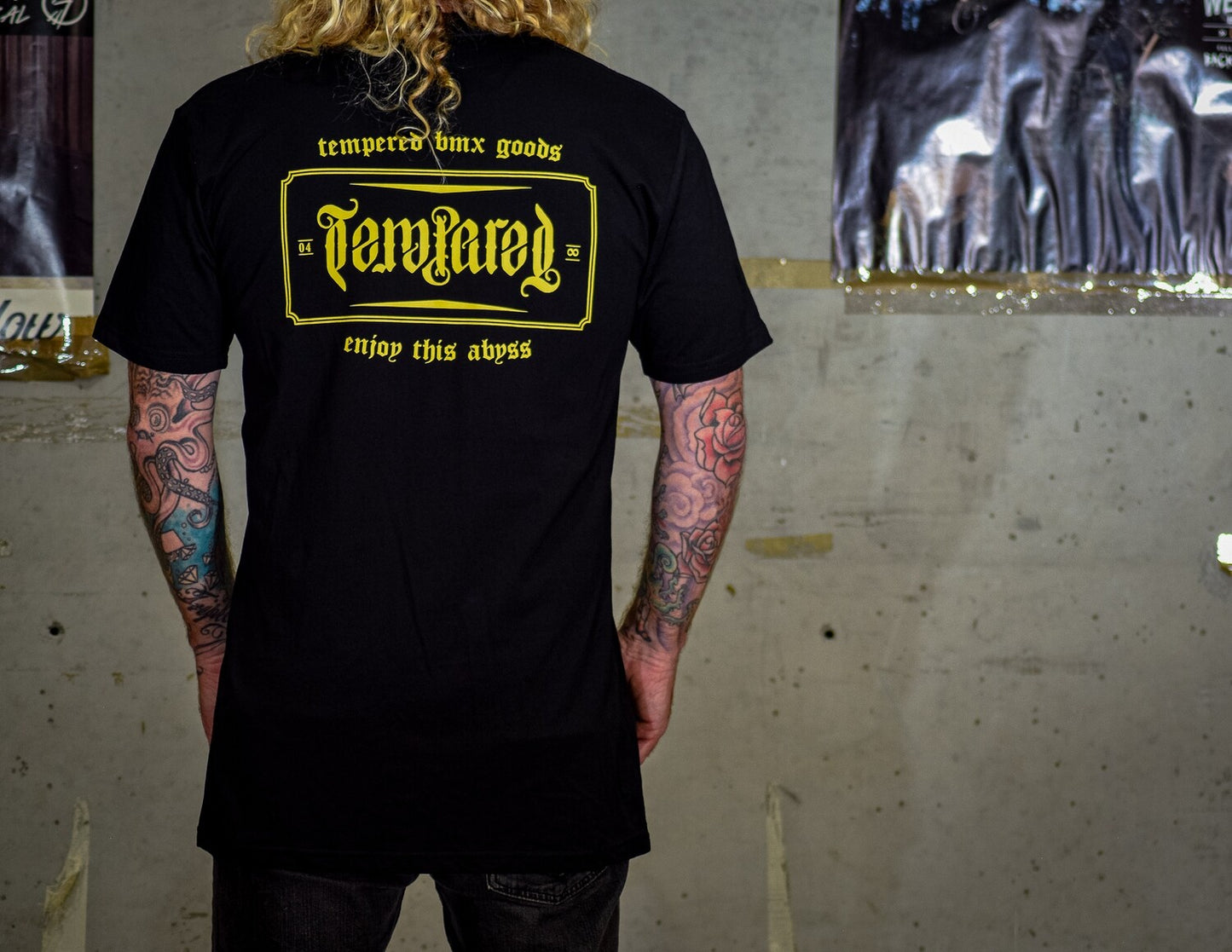 Tempered Crest Logo T-shirt - Black