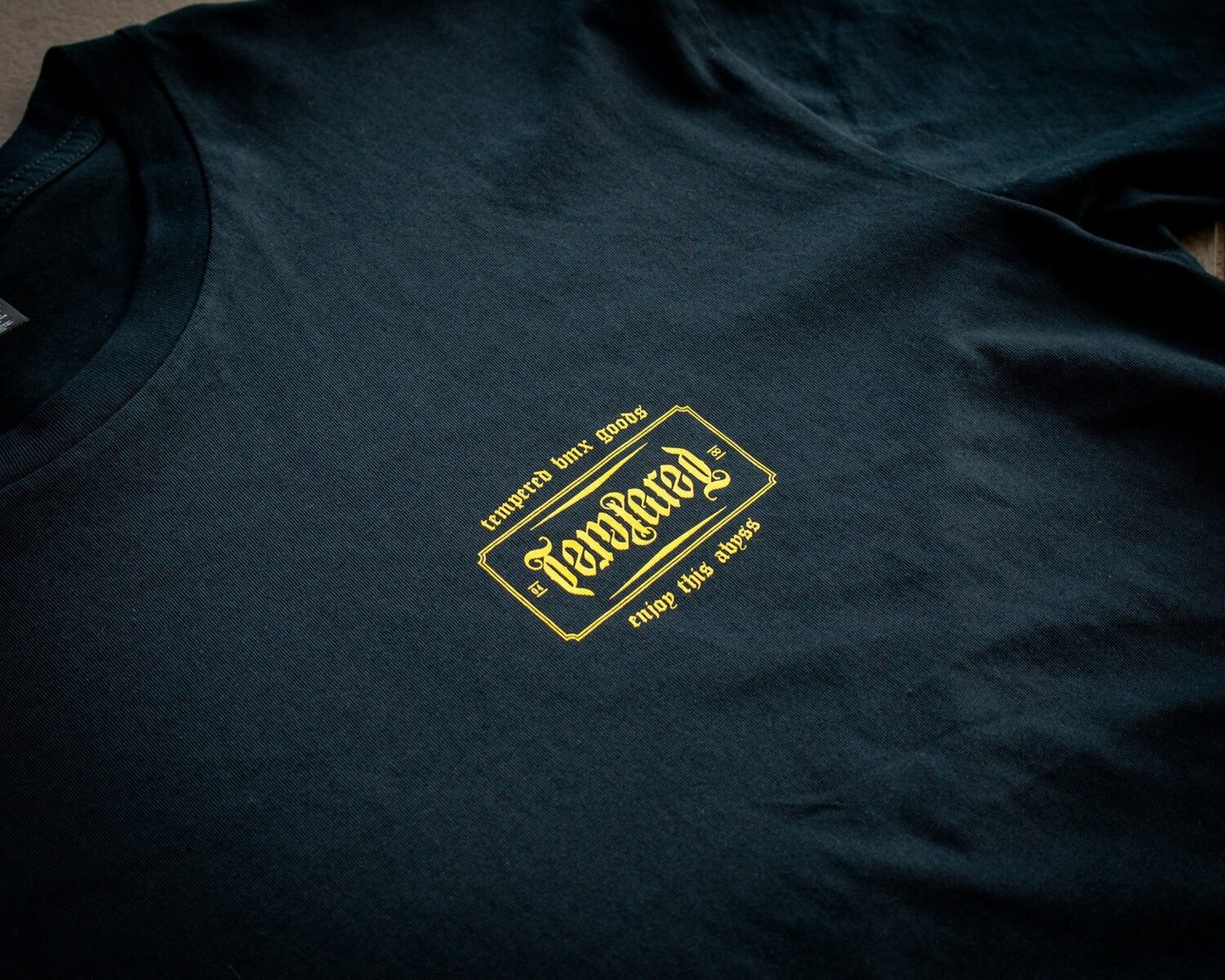 Tempered Crest Logo T-shirt - Navy