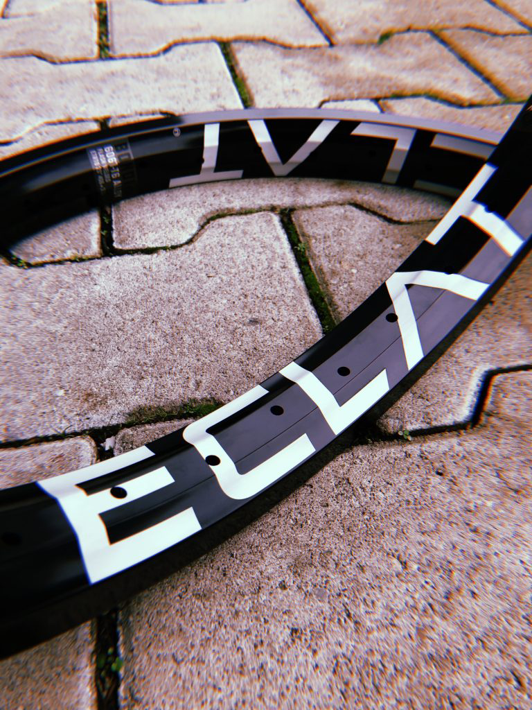 ECLAT Bondi Logo Rim