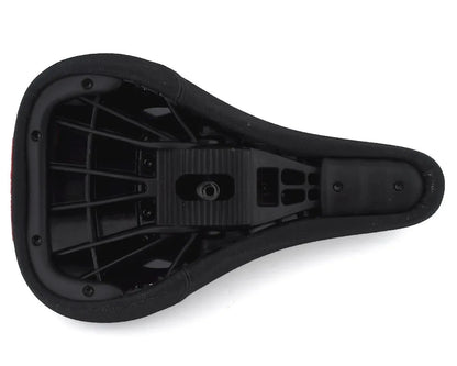 Shadow Crow'd Pivotal™ Seat
